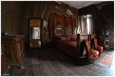 Camera da letto nella villa Siotto Pintor