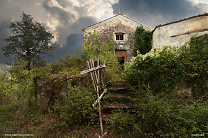 Foto della badia abbandonata di Bovino