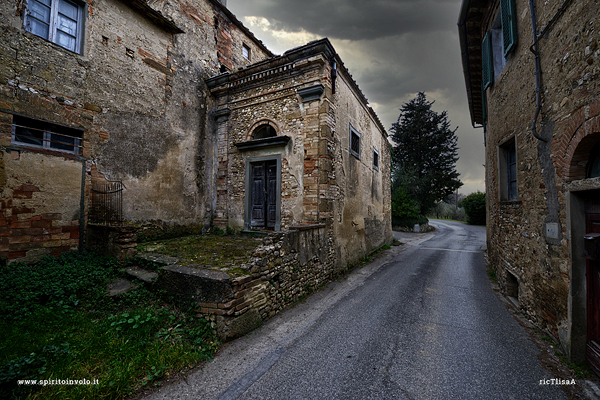 Facciata di una Chiesa abbandonata