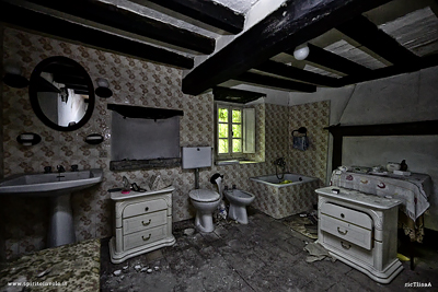 Il bagno nella casa abbandonata di Babbo Natale