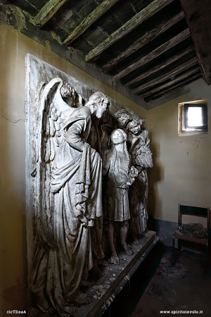 Statua nella chiesa di Castiglion Ghinibaldi