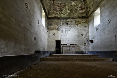 Altare nella chiesa degli angeli