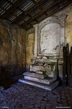 Altare minore della chiesa dello Spirito Santo a Francavilla di Sicilia