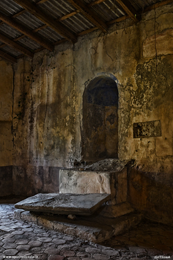 Cripta dentro la chiesa dello Spirito Santo a Francavilla di Sicilia