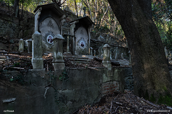 Tombe nel cimitero della castagna