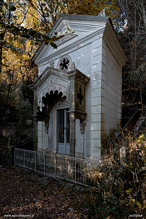Cappella mortuaria nel cimitero della castagna