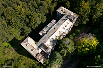 Tetto dal drone della colonia abbandonata Antonio Devoto