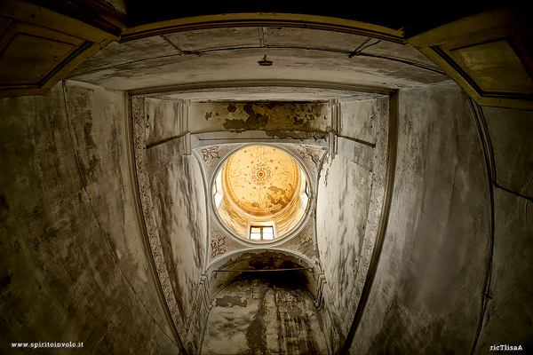 Interno della cupola nel palazzo del sombrero