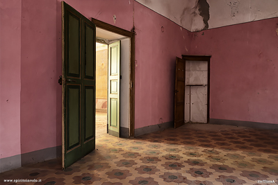 Stanza rossa nel palazzo del sombrero