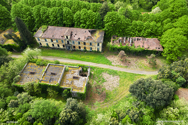 Edifici della fabbrica Nobel visti dal drone