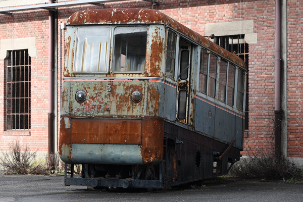 Carrozza abbandonata numero 3 della funicolare Sant'Anna di Genova