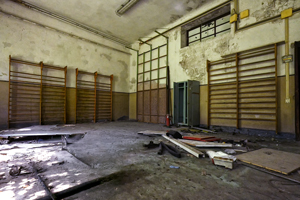 Palestra nella scuola abbandonata