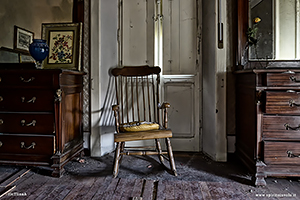 Sedie e mobili nella Villa Arcobaleno