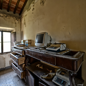 Vecchio computer nella villa del farmacista