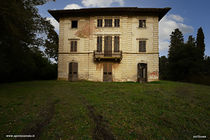 Foto Villa dei Cipressi o delle Sentinelle