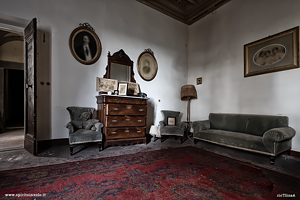 Divanetto nella villa della mansarda