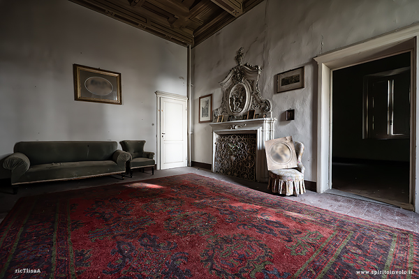 Salotto nella villa della mansarda