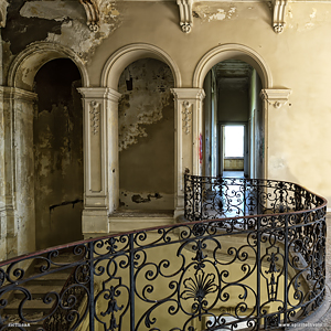 La bellissima scalinata di villa Pallavicino Mossi